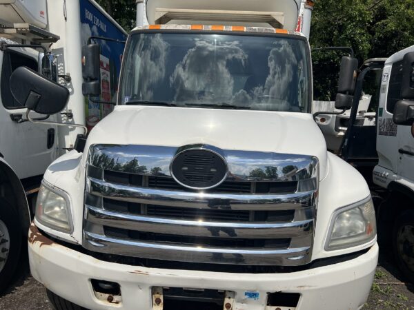 2011 Hino 268 Reefer Part Out